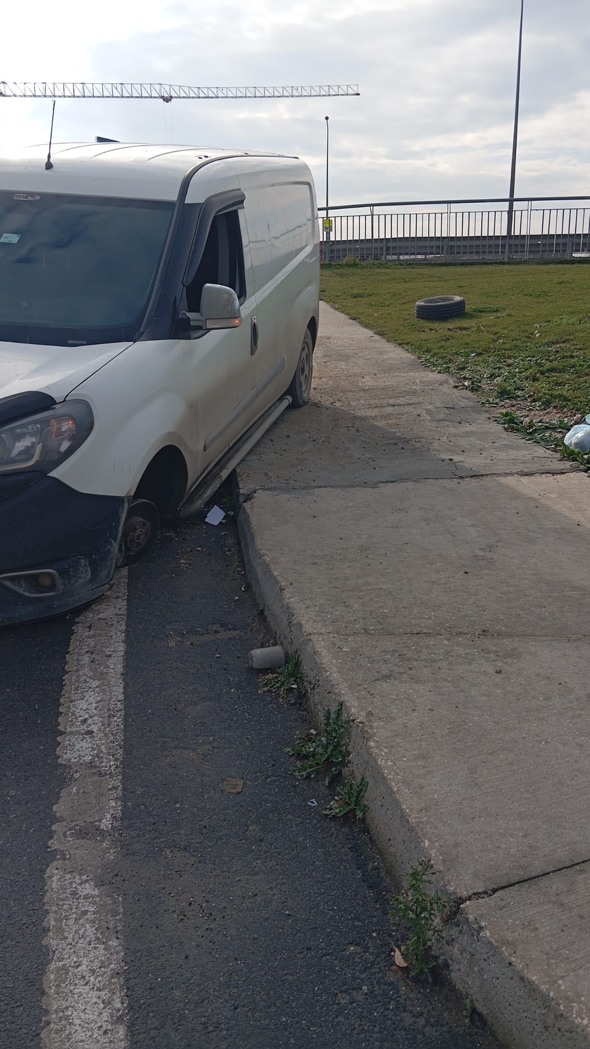 Yolda patlayan lastik